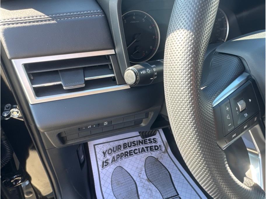 2026 Mitsubishi Outlander ES Image 12 of 14