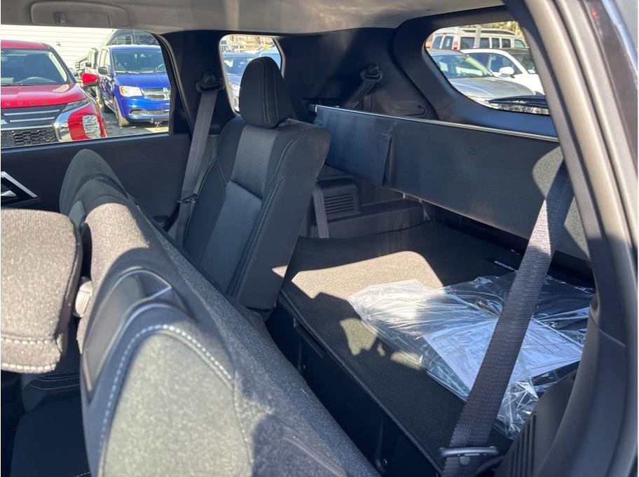 2026 Mitsubishi Outlander ES Image 8 of 14