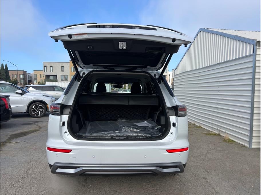 2026 Mitsubishi Outlander SE Image 9 of 21