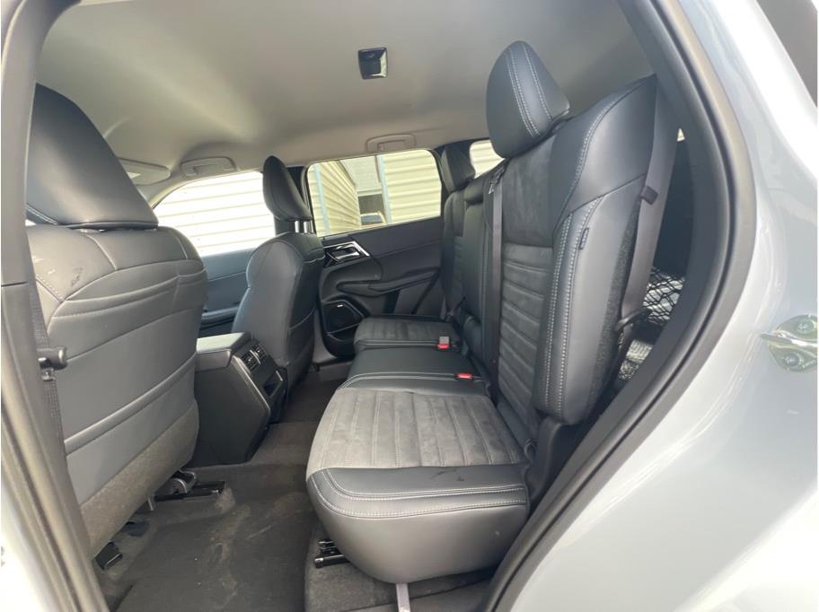 2026 Mitsubishi Outlander SE Image 10 of 21