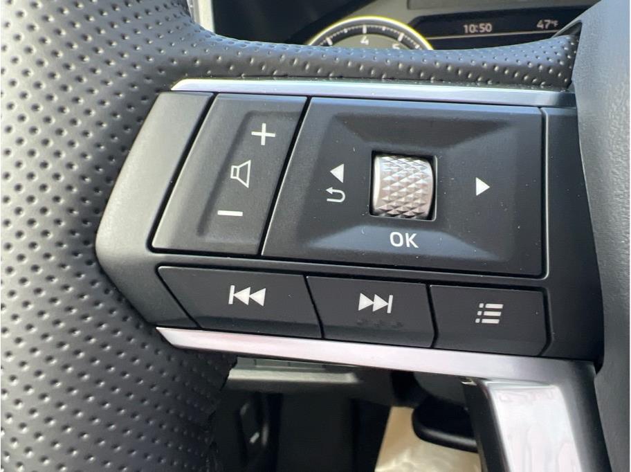 2026 Mitsubishi Outlander SE Image 16 of 21