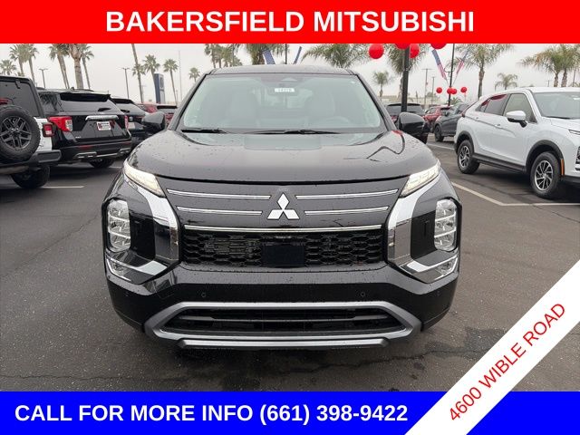 2026 Mitsubishi Outlander SE Image 2 of 26