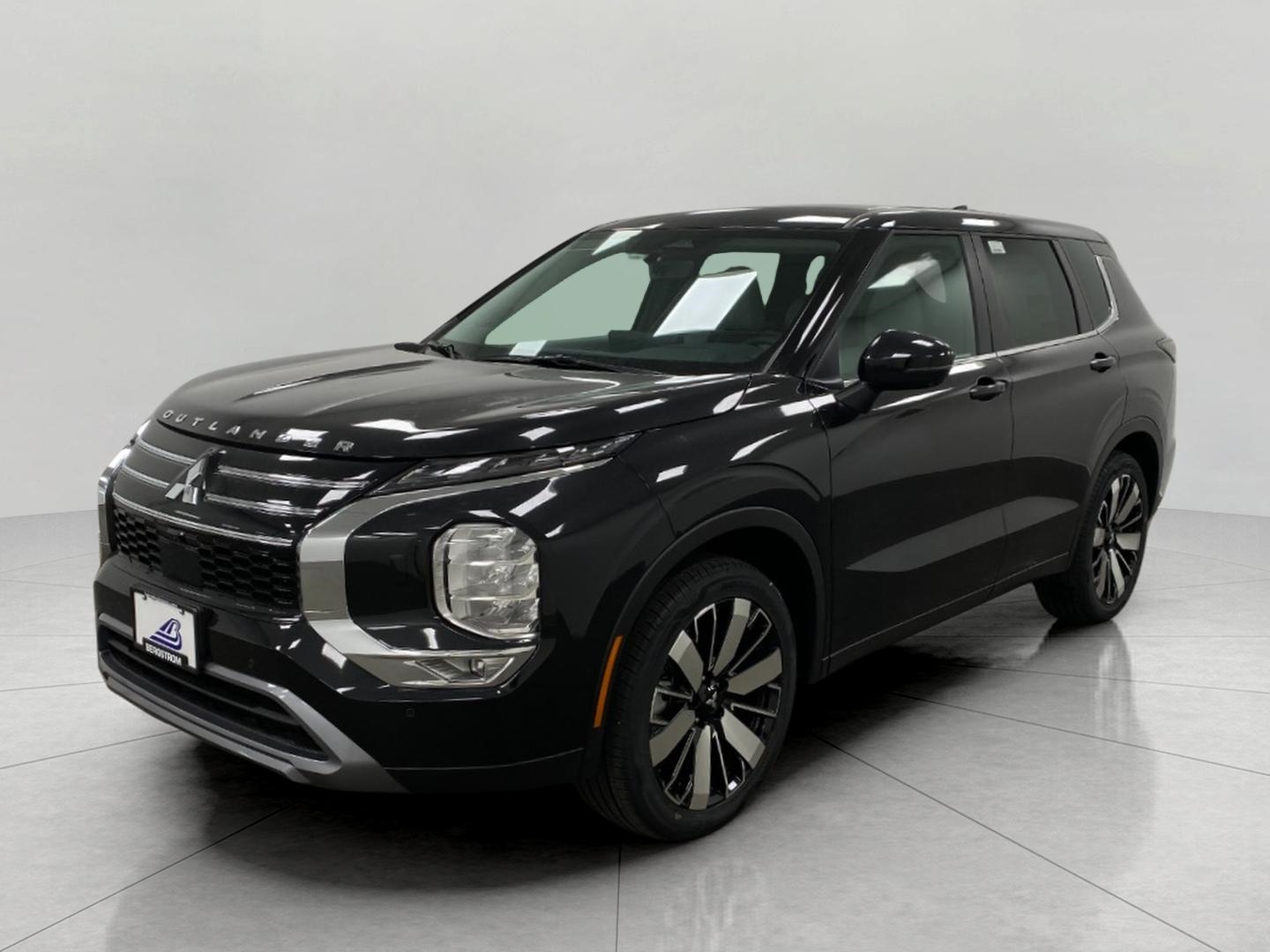 2026 Mitsubishi Outlander SE Image 1 of 35