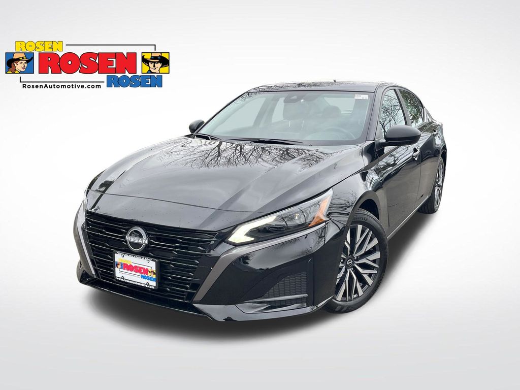 2026 Nissan Altima SV Image 1 of 31
