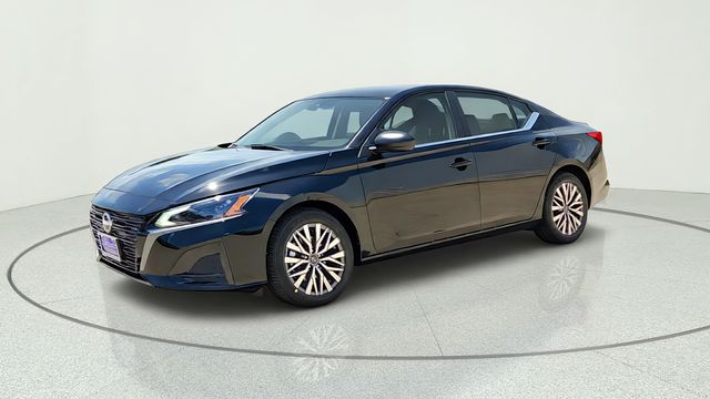 2026 Nissan Altima SV Image 1 of 22