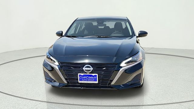 2026 Nissan Altima SV Image 2 of 22