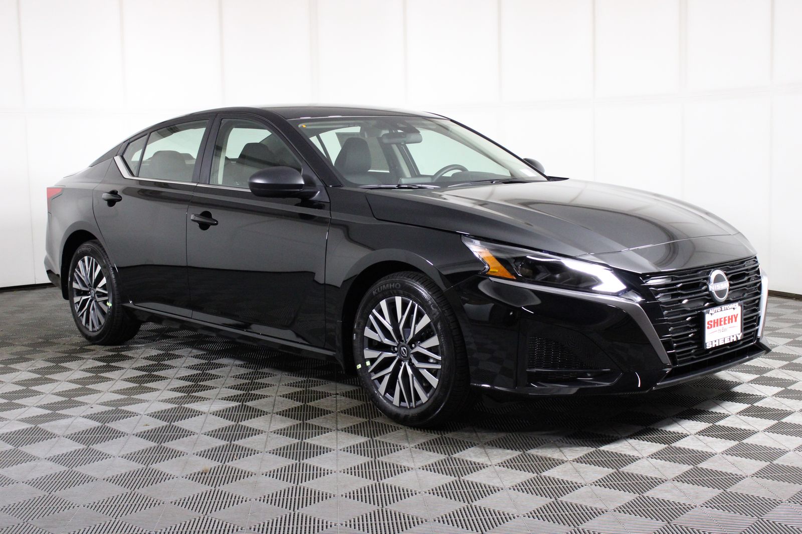 2026 Nissan Altima SV Image 3 of 21
