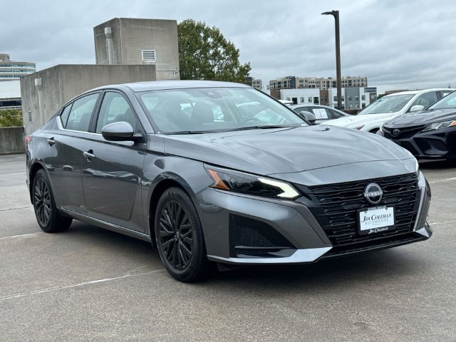 2026 Nissan Altima SV Image 3 of 20