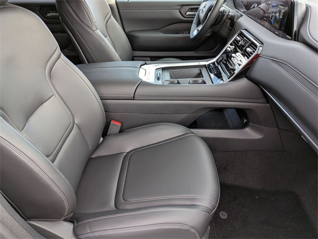 2026 Nissan Armada SV Image 30 of 60