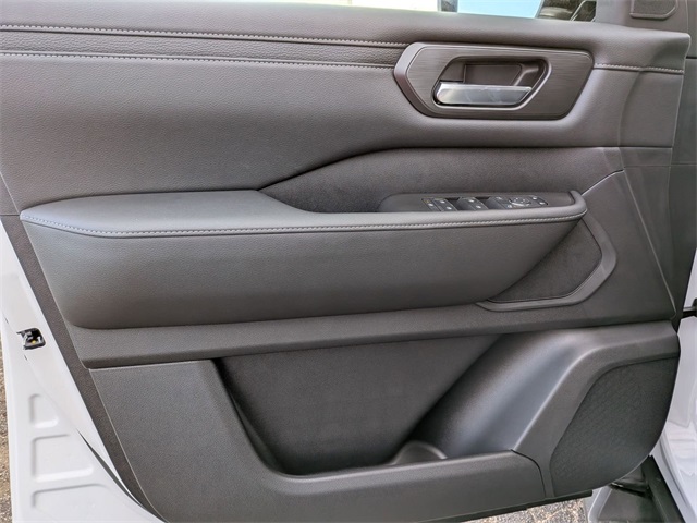 2026 Nissan Armada SV Image 42 of 60