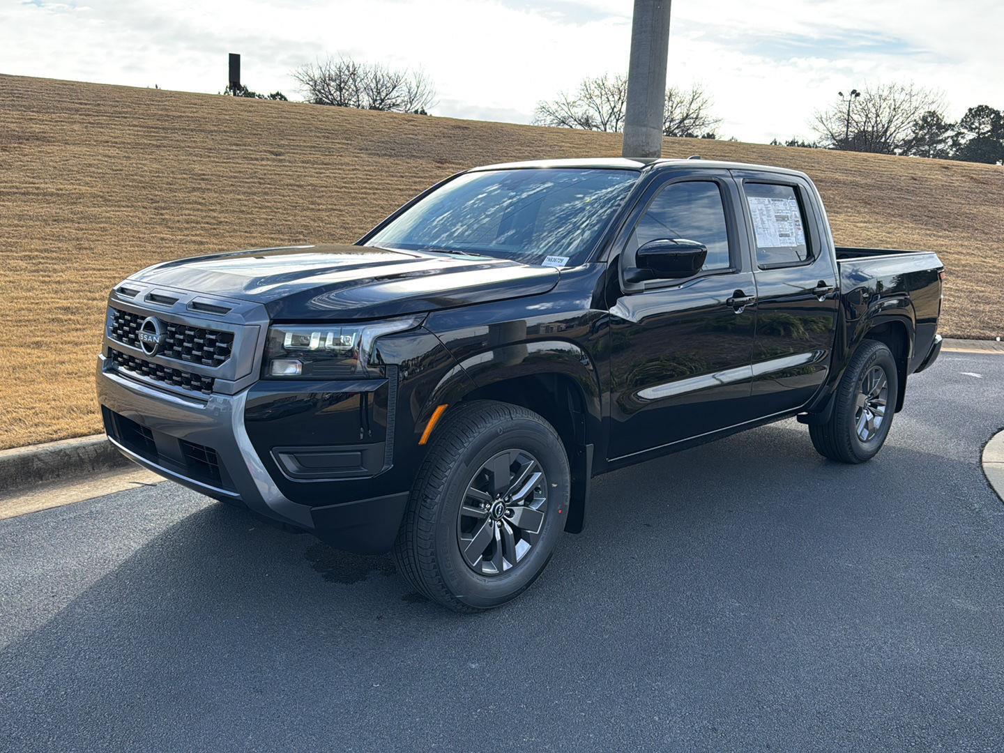2026 Nissan Frontier SV Image 1 of 30