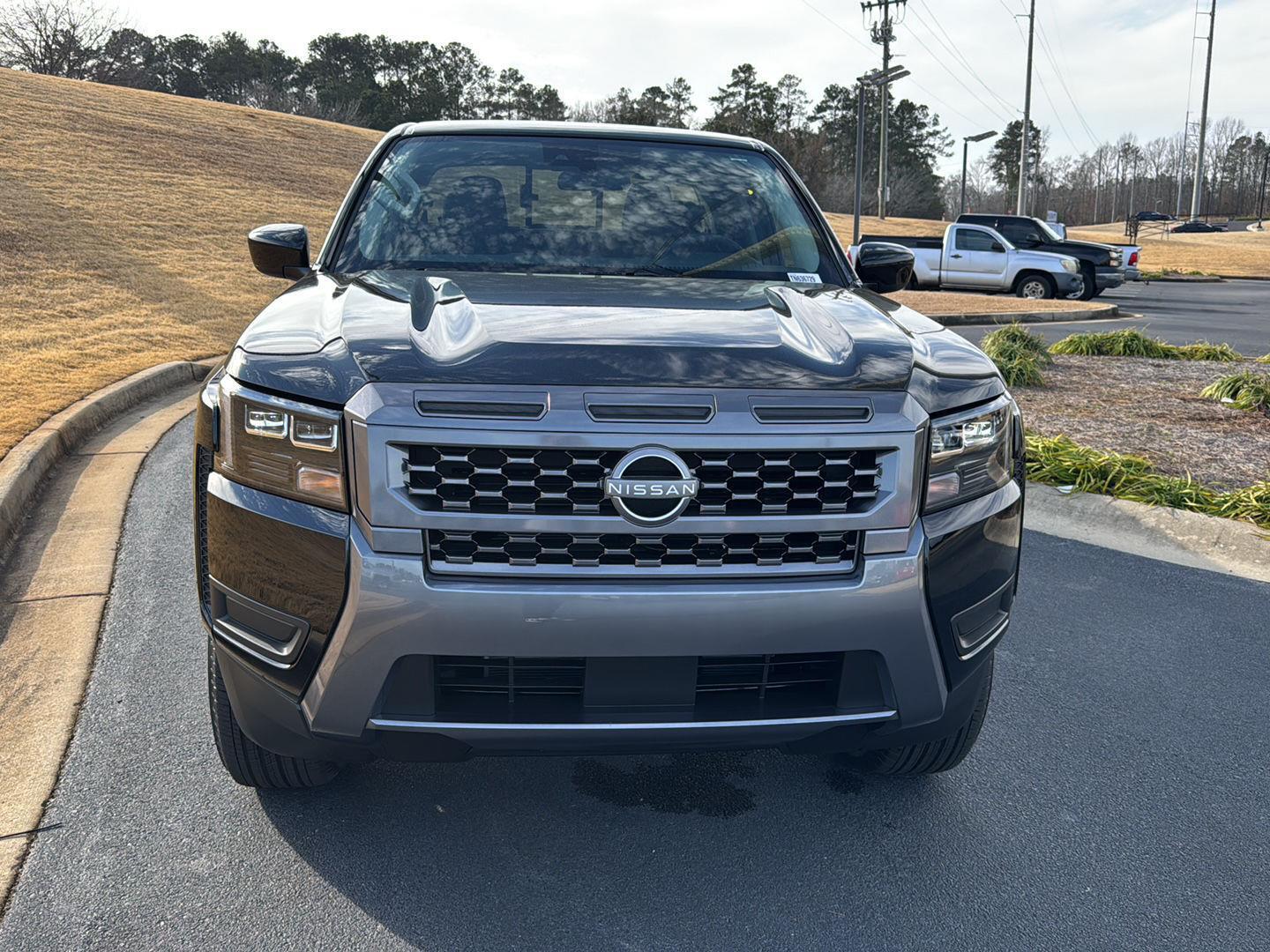 2026 Nissan Frontier SV Image 3 of 30
