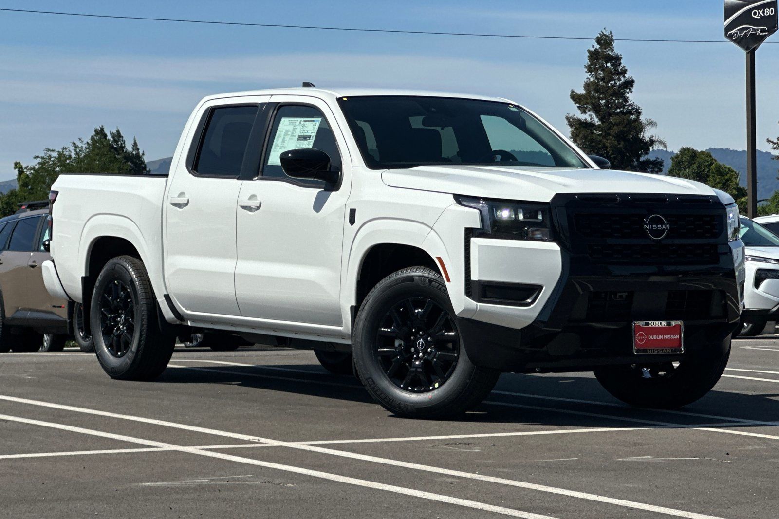 2026 Nissan Frontier SV Image 2 of 34