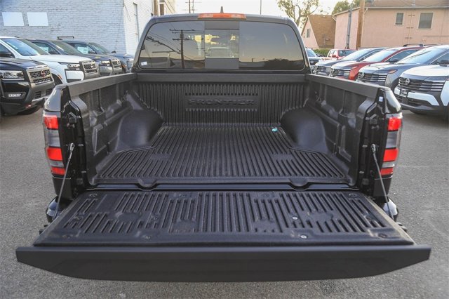 2026 Nissan Frontier SV Image 10 of 27