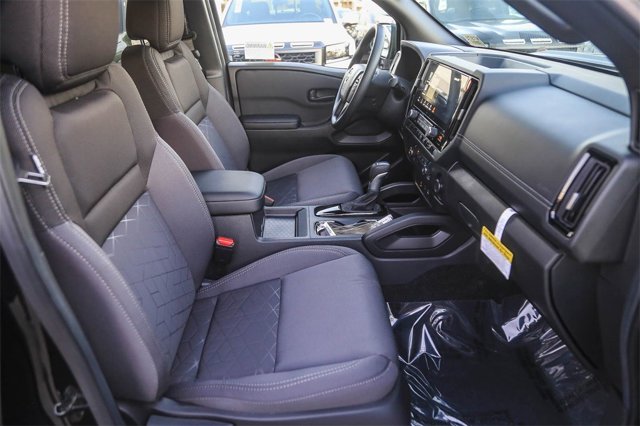 2026 Nissan Frontier SV Image 11 of 27
