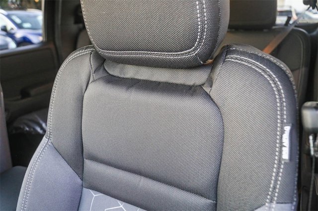 2026 Nissan Frontier SV Image 14 of 27