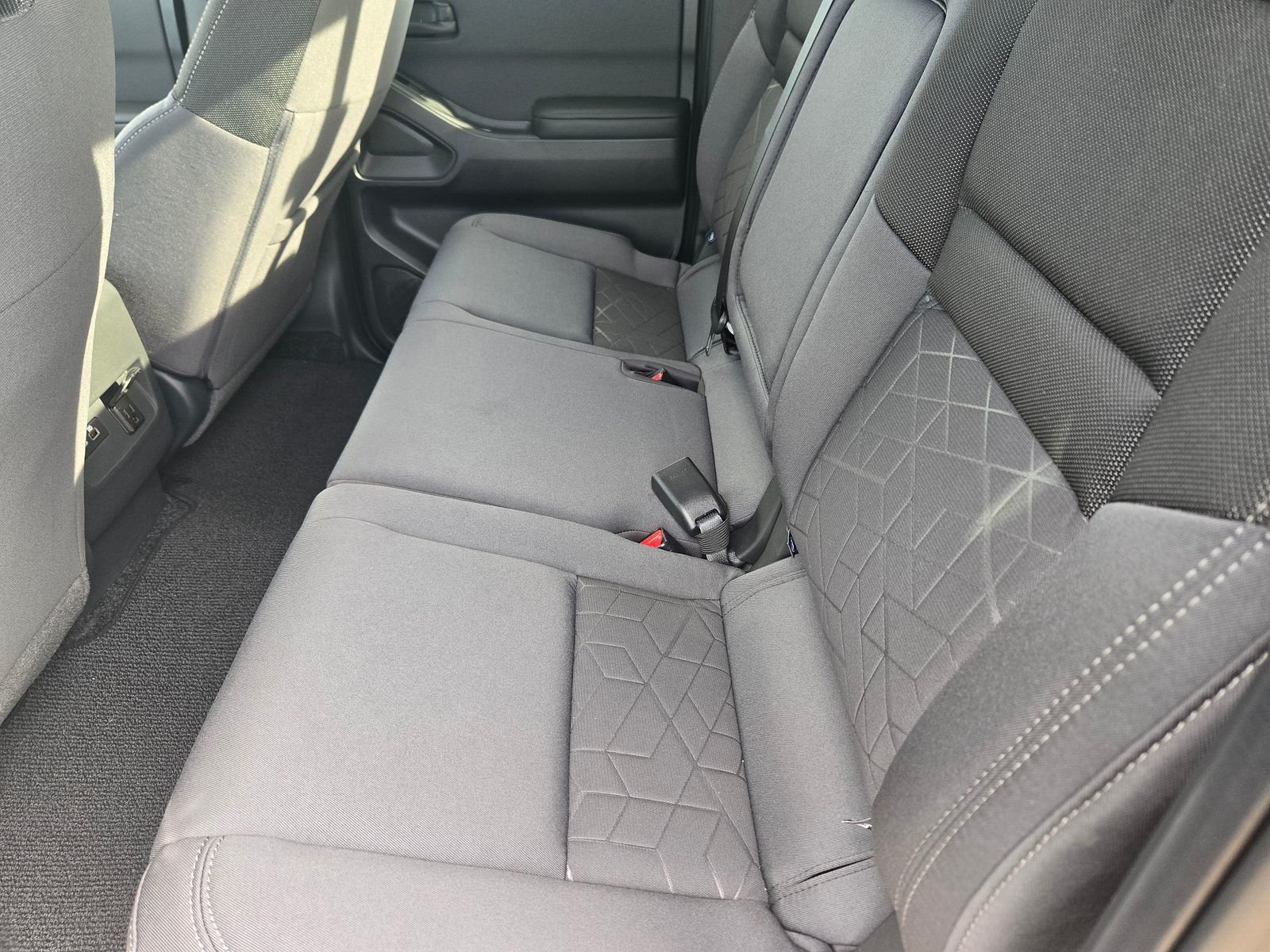 2026 Nissan Frontier SV Image 6 of 17