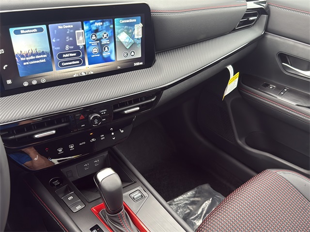 2026 Nissan Kicks SR Image 29 of 32