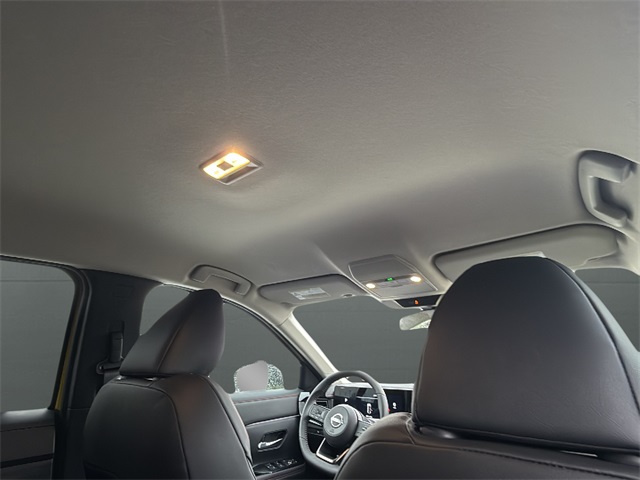 2026 Nissan Kicks SR Image 31 of 32