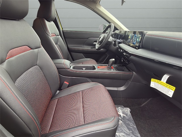 2026 Nissan Kicks SR Image 12 of 32