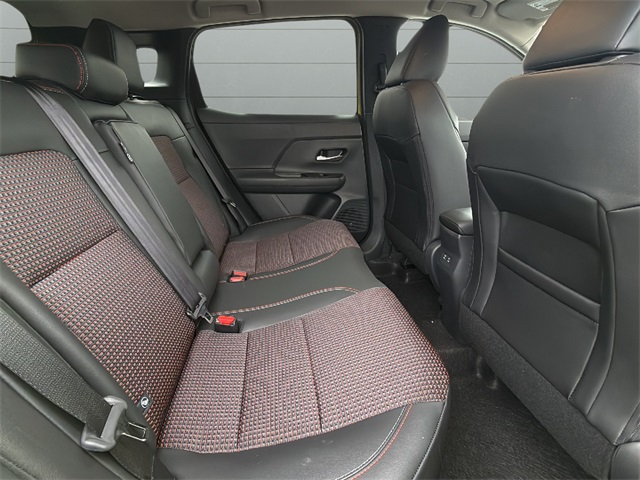 2026 Nissan Kicks SR Image 11 of 32