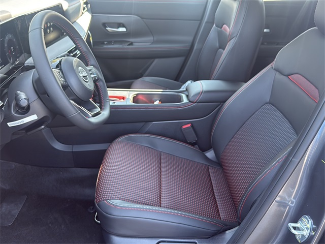 2026 Nissan Kicks SR Image 13 of 31