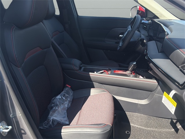 2026 Nissan Kicks SR Image 12 of 31