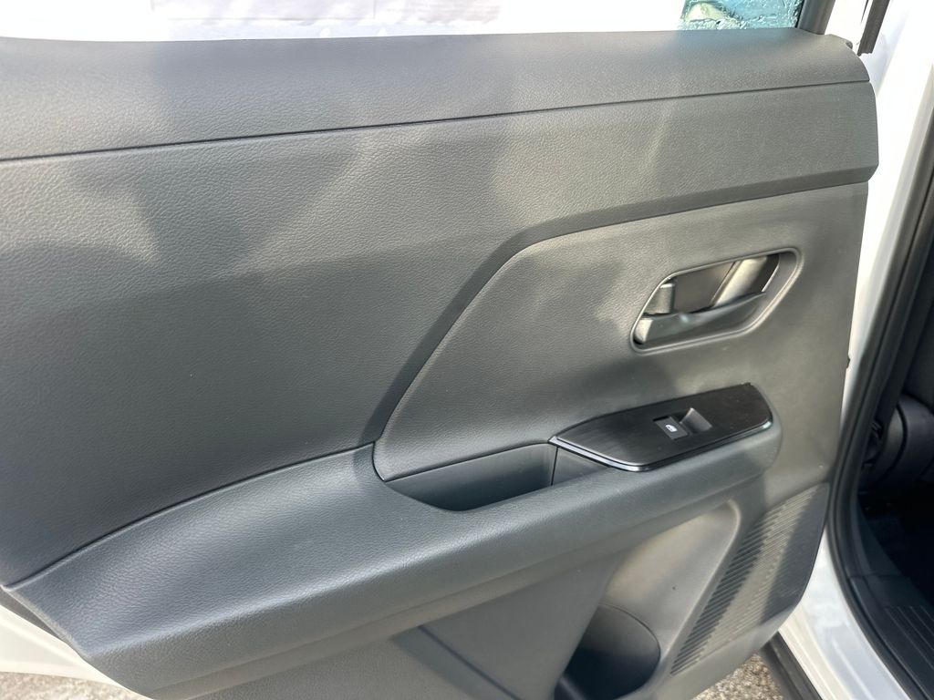 2026 Nissan Kicks S Image 23 of 31