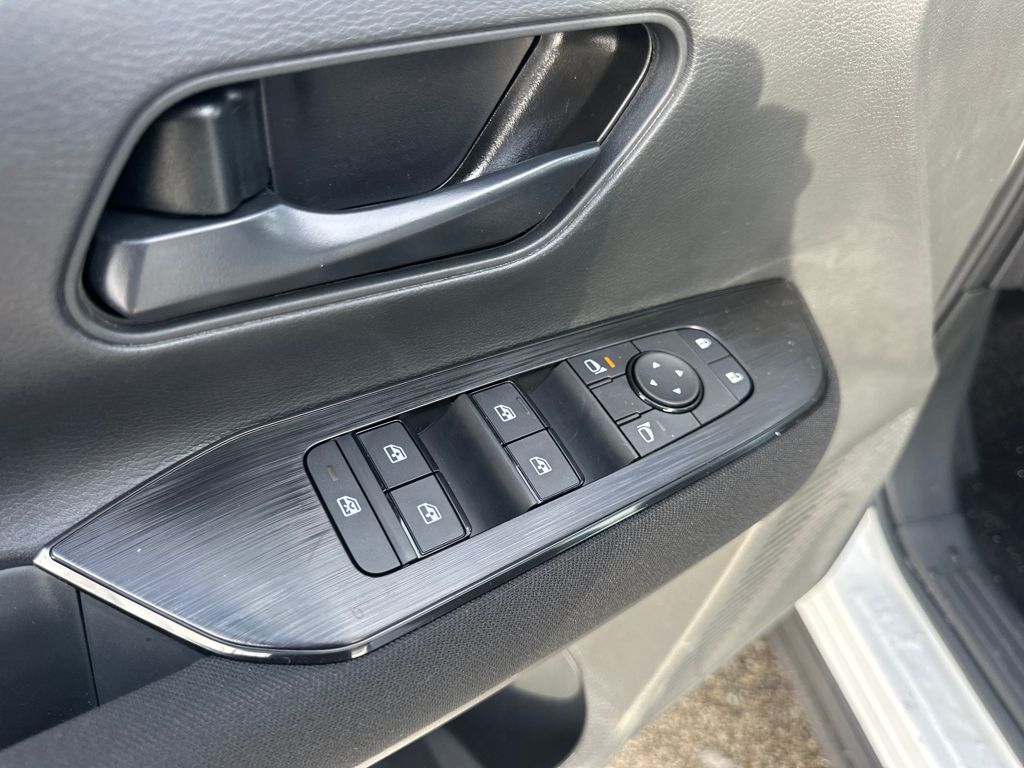 2026 Nissan Kicks S Image 25 of 31