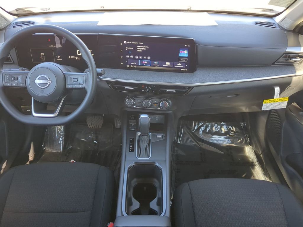 2026 Nissan Kicks S Image 13 of 27