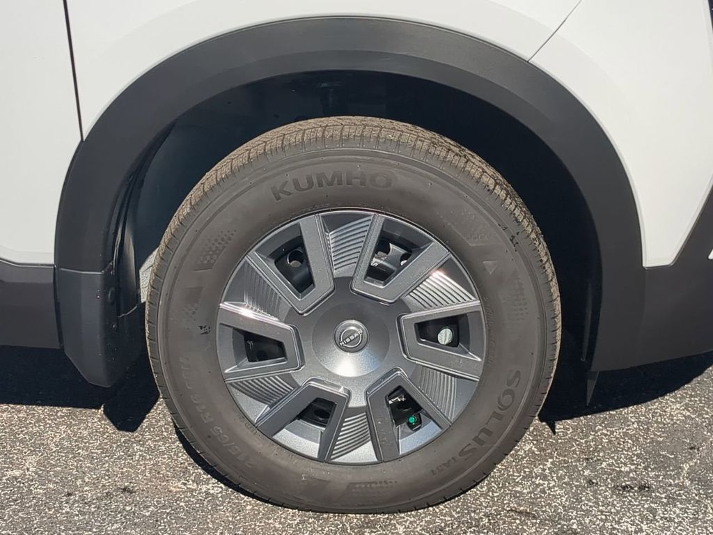 2026 Nissan Kicks S Image 10 of 27