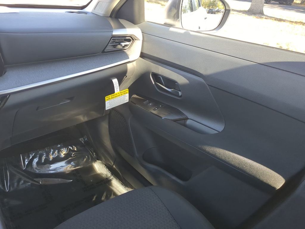 2026 Nissan Kicks S Image 15 of 27