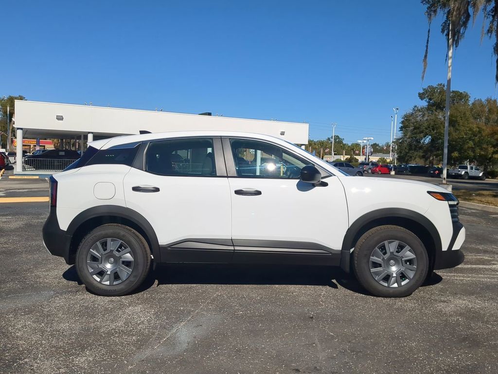 2026 Nissan Kicks S Image 5 of 27