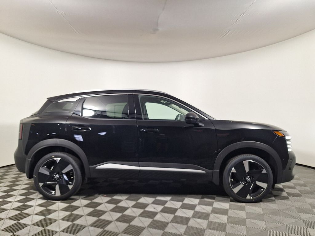 2026 Nissan Kicks SR Image 3 of 30