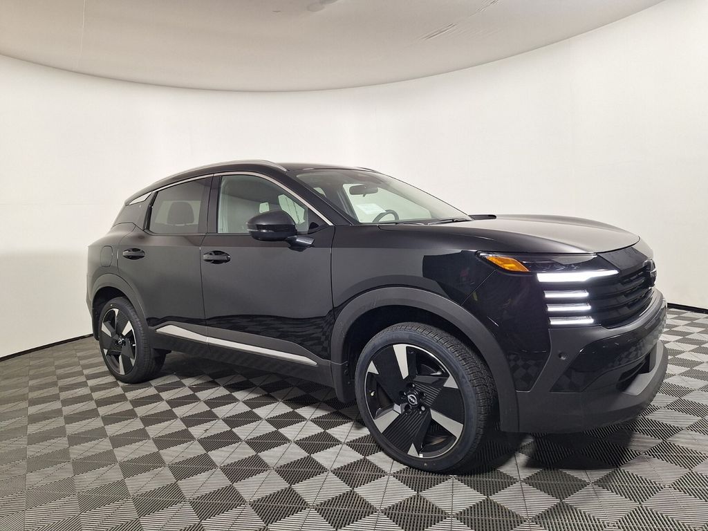 2026 Nissan Kicks SR Image 2 of 30