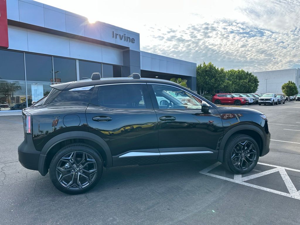 2026 Nissan Kicks SR Image 3 of 18