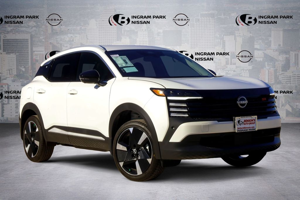 2026 Nissan Kicks SR Image 2 of 21