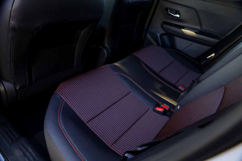 2026 Nissan Kicks SR Image 10 of 21