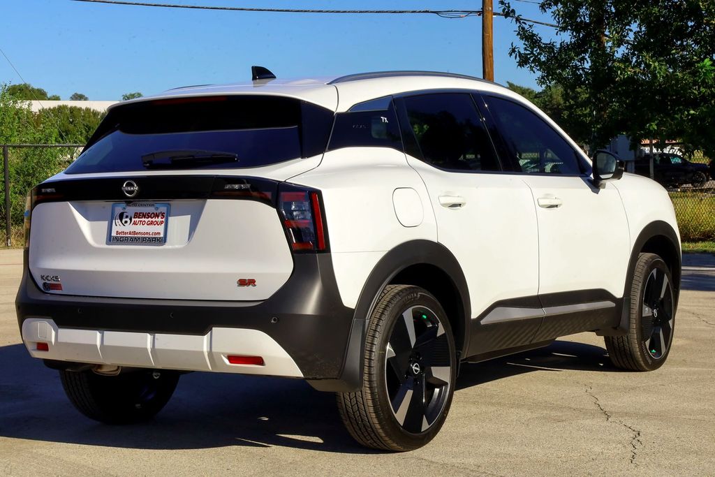 2026 Nissan Kicks SR Image 3 of 21