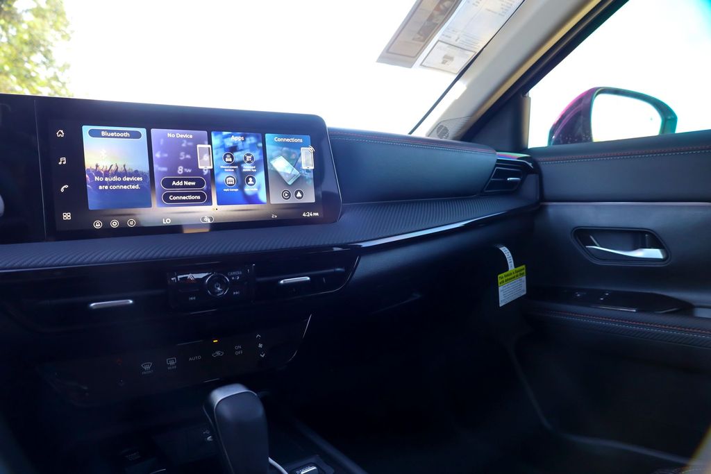 2026 Nissan Kicks SR Image 20 of 21