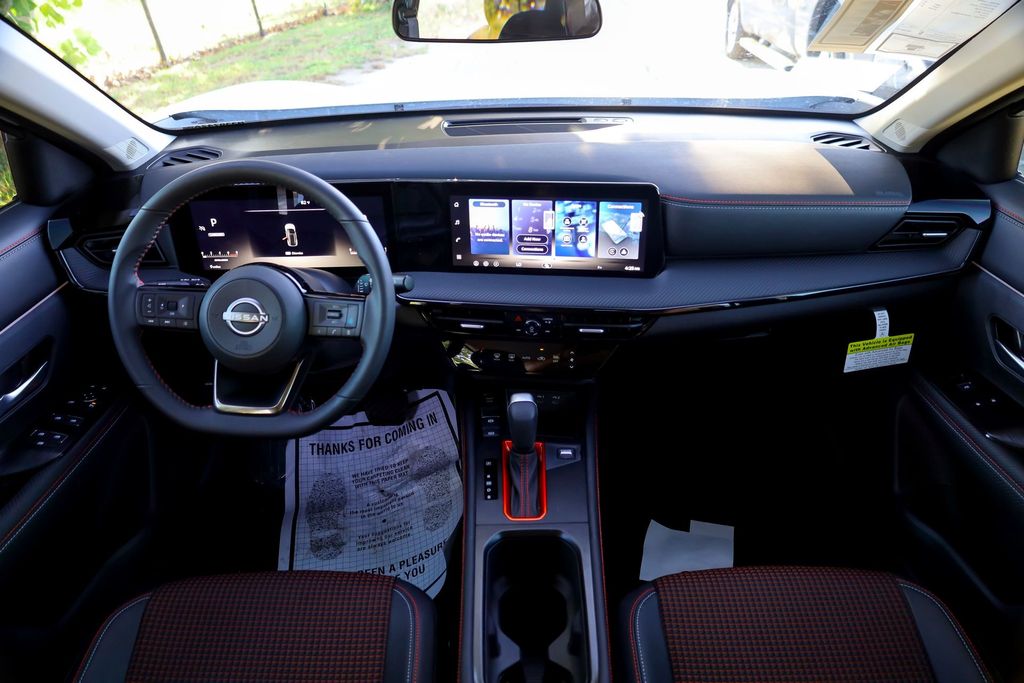 2026 Nissan Kicks SR Image 13 of 21