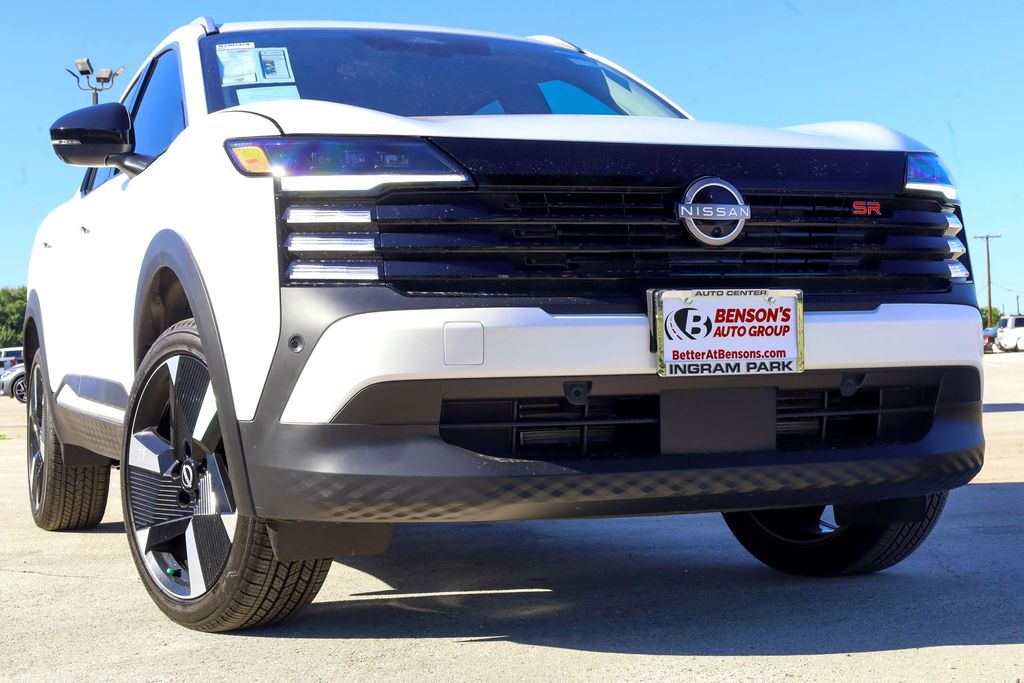 2026 Nissan Kicks SR Image 5 of 21