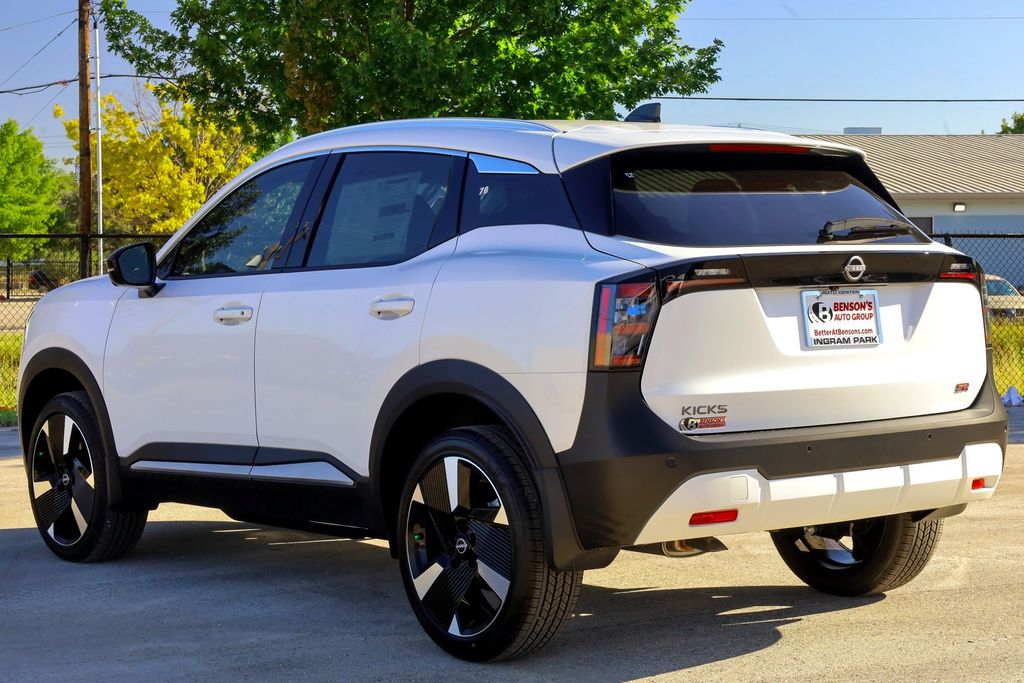2026 Nissan Kicks SR Image 4 of 21