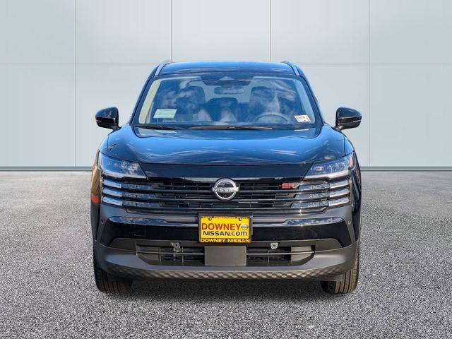 2026 Nissan Kicks SR Image 2 of 28