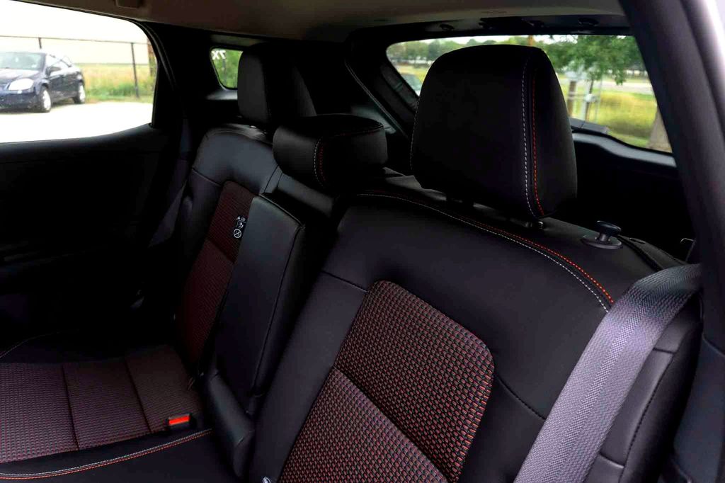 2026 Nissan Kicks SR Image 9 of 20