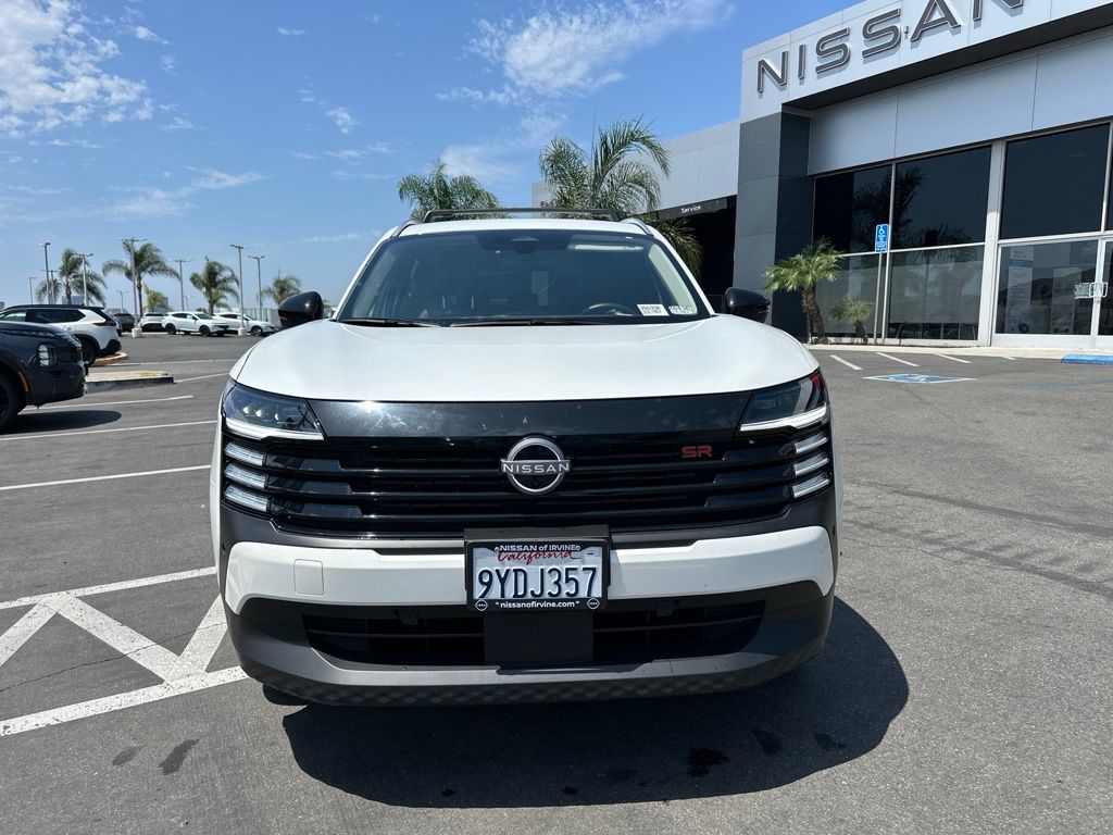 2026 Nissan Kicks SR Image 2 of 16