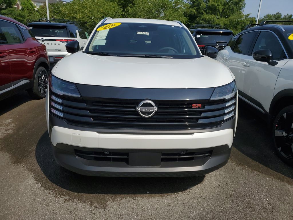 2026 Nissan Kicks SR Image 2 of 35