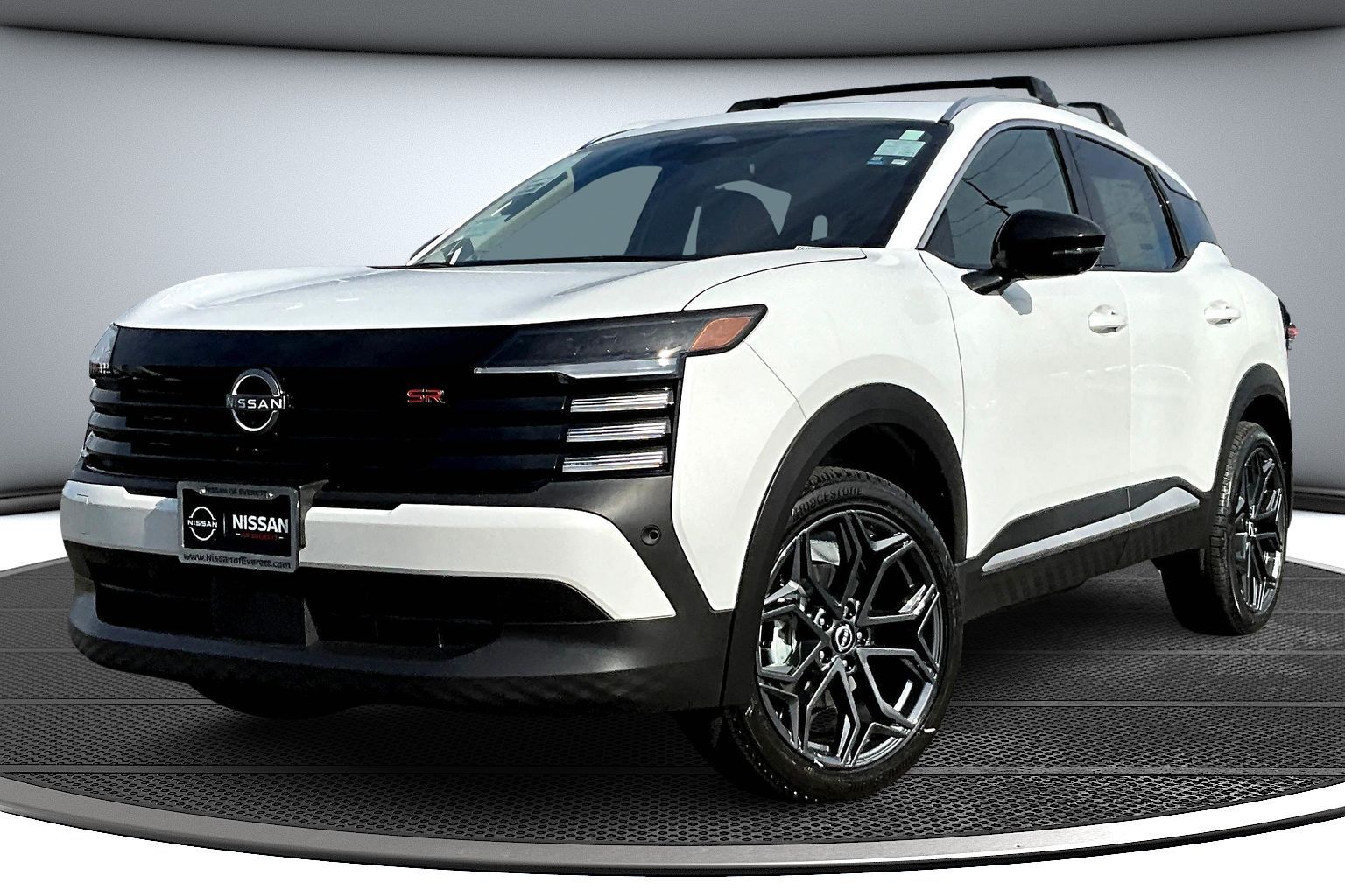 2026 Nissan Kicks SR Image 1 of 14
