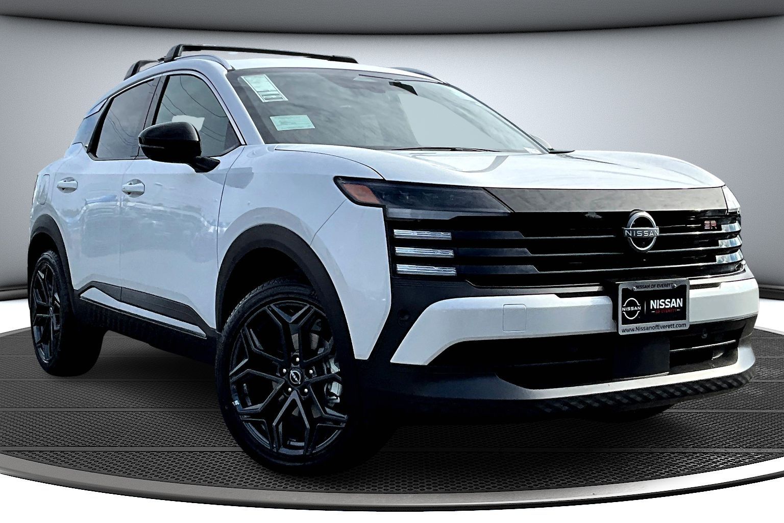 2026 Nissan Kicks SR Image 2 of 14