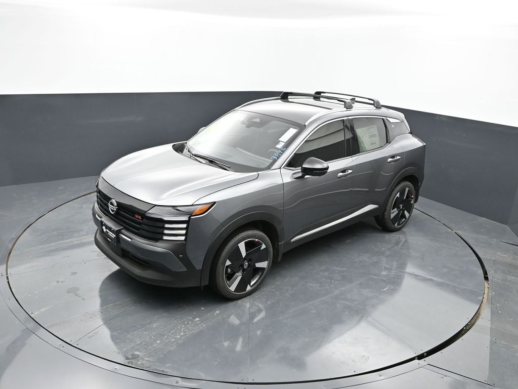2026 Nissan Kicks SR Image 2 of 32